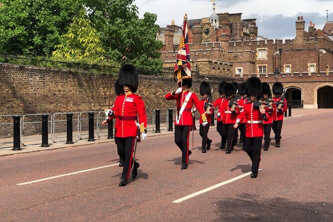 Changing of the Guard Walking Tour - An In-Depth Look at the Changing of the Guard Tour