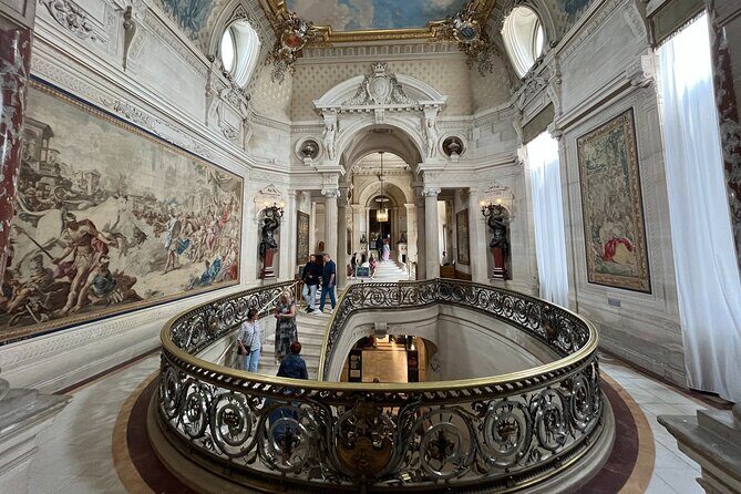 Chantilly Tour: Great Stables and Renaissance Meal from Paris - Who Should Book This Tour?