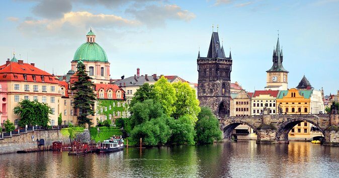 Charles Bridge: River Boat Cruise & Guided Tour with PragueWay - Experience the Best of Prague: Charles Bridge River Boat & Guided Tour
