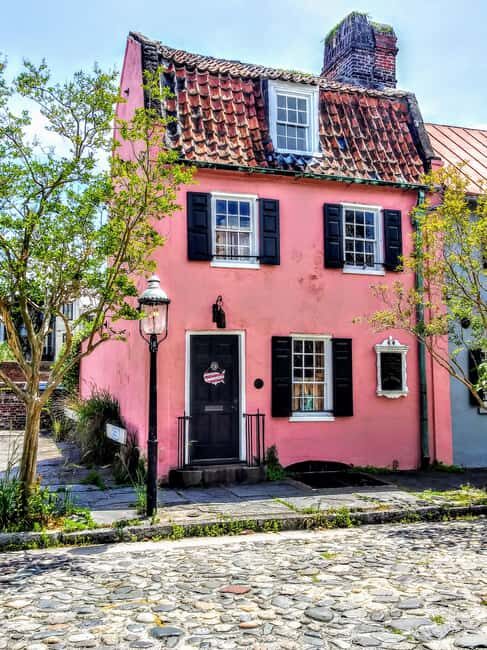 Charleston History Tour-Small Groups Only-History & Alleys - A Walk Through History
