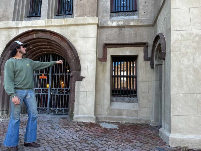 Charleston: Pirates and Ghosts Guided Walking Tour - Key Points