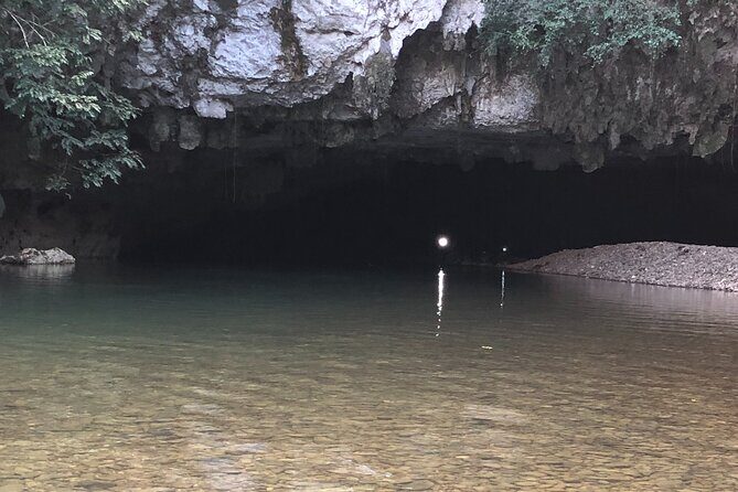 Charlie's Cave Tubing Tour for cruisers (lunch included) - Key Points