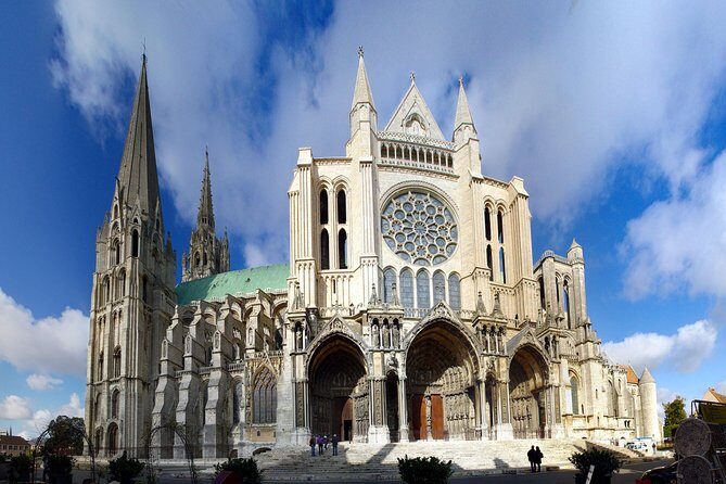 Chartres Cathedral 5 Hours Tour from Paris with Private Transport - Key Points