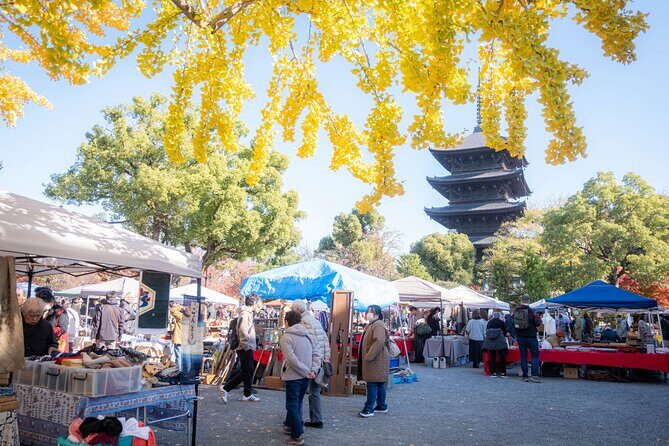 Chat & Treasure Hunt at To-ji Flea Market with Locals : Kyoto - A Closer Look at the Kyoto Flea Market Tour
