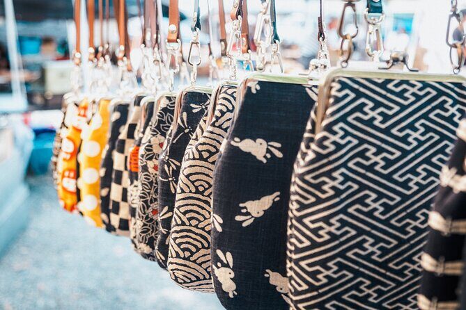 Chat & Treasure Hunt at To-ji Flea Market with Locals : Kyoto - FAQ