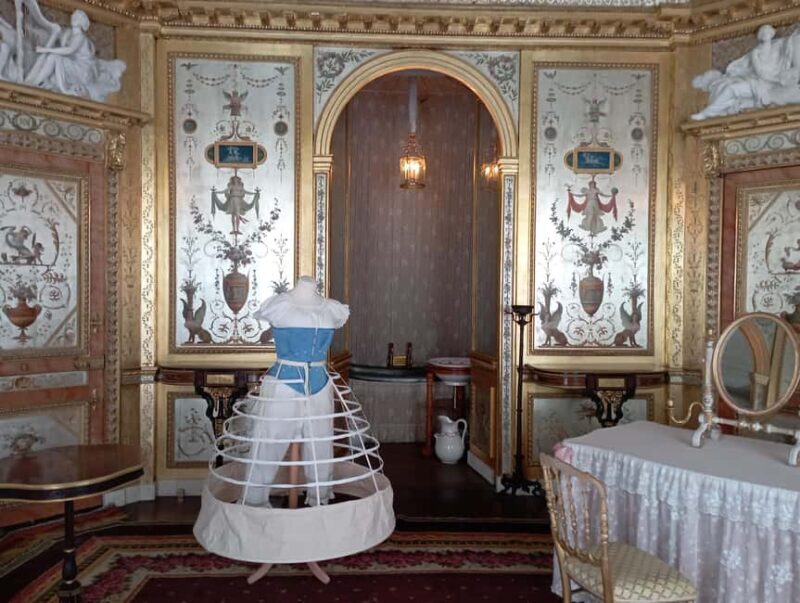 Château Fontainebleau: Semi-private guided tour in German, max. 6 participants - Detailed Guide to Your Château Fontainebleau Experience