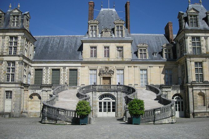 Chateau of Fontainebleau and Vaux le Vicomte 9-Hour Private Tour - Lunch Break & Transition to Vaux-le-Vicomte