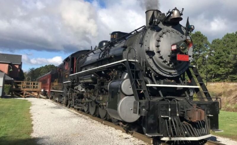 Chattanooga: Derailed Trolley Tour and Train Ride - An In-Depth Look at the Chattanooga Derailed Trolley and Train Tour