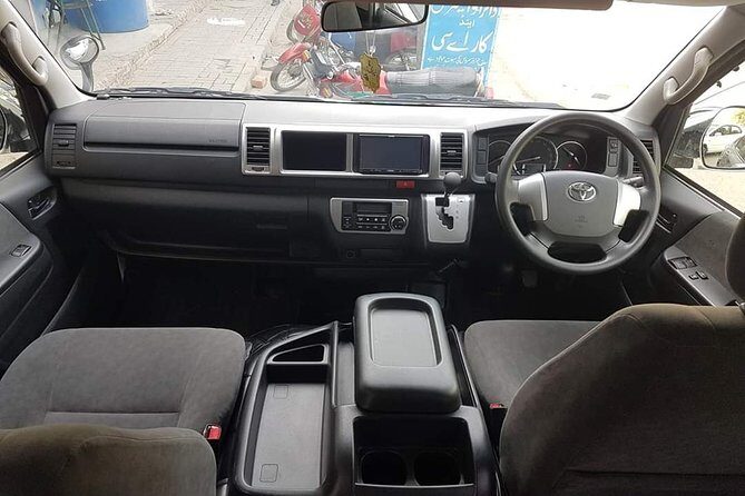 Chauffeur: Lahore International Airport Transfer - Arrival - Chauffeur: Lahore International Airport Transfer - Arrival