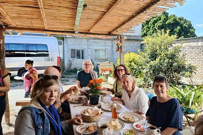 Cheese, contemporary art and paper workshop in the Etla Valley - Key Points