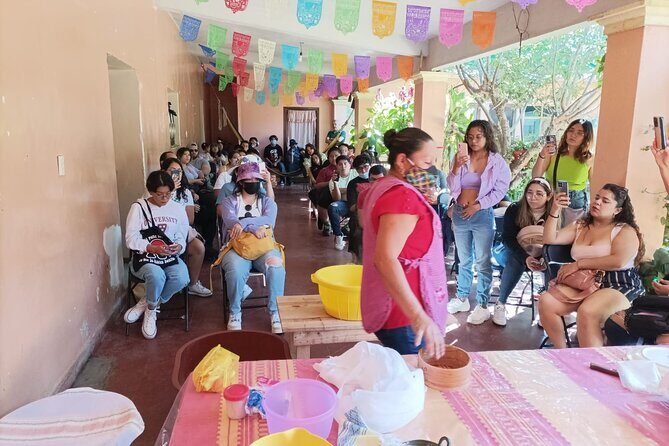 Cheese, contemporary art and paper workshop in the Etla Valley - FAQs