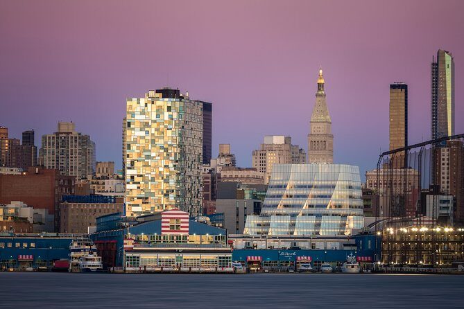 Chelsea Architecture and Art Tour with Award Winning NYC Guide - In-Depth Look at the Chelsea Architecture and Art Tour