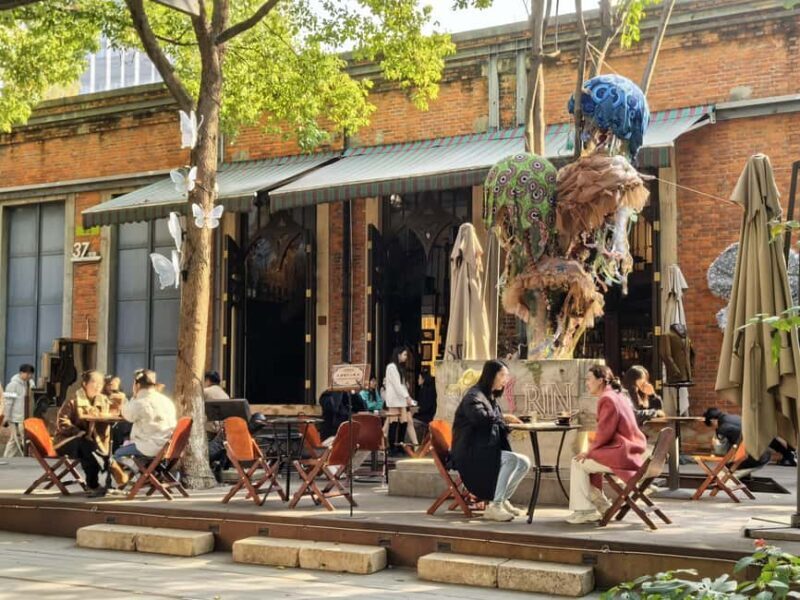 Chengdu: Flea Market, Fashion District, and Dinner Tour - Key Points