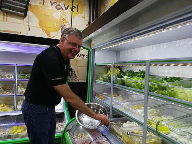 Chengdu Night: VIP Seat Opera Show or Back Alley Food Tour - An In-Depth Look at the Chengdu Night Tour