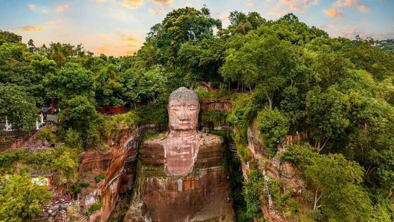 Chengdu: Panda Base and Leshan Giant Buddha Day Tour - In-depth look at the itinerary and experience