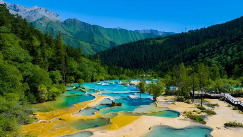 Chengdu: private 2-Day Huanglong Jiuzhaigou tour by train - Key Points