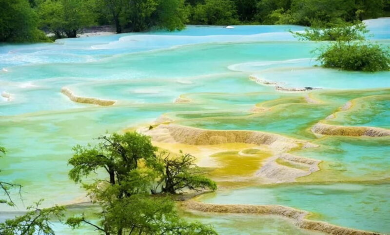 Chengdu: private 2-Day Huanglong Jiuzhaigou tour by train - An Inside Look at the 2-Day Itinerary