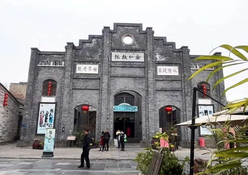 Chengdu : Vintage Tram, DIY Lacquer Fans & Museums - Analyzing the Value of This Tour