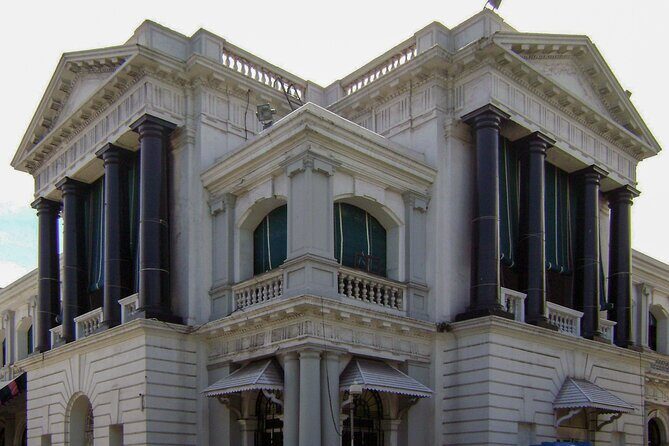 Chennai Private Vehicle Tour with English Speaking Chauffeur - FAQ