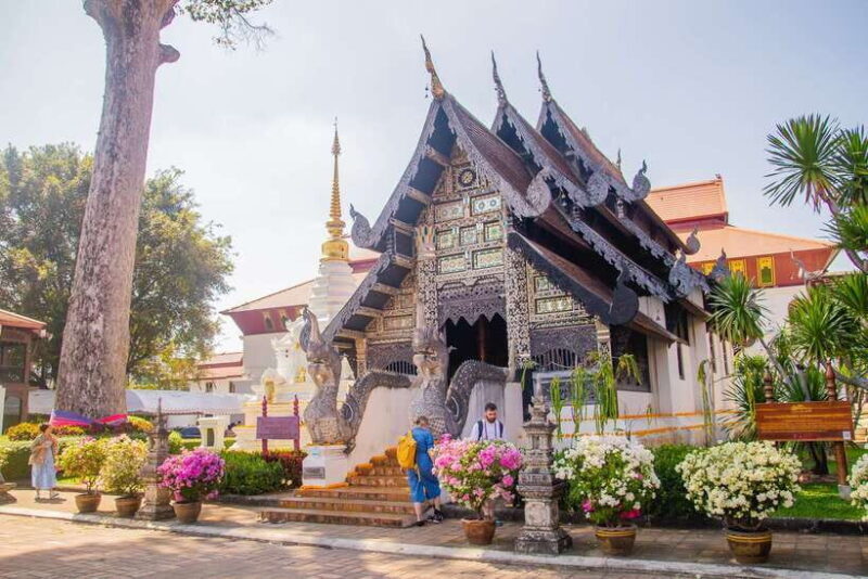 Chiang Mai: 3 Hour Old City and Temples Guided Walking Tour - Who Will Love This Tour?
