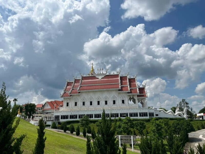 Chiang Mai: Chiang Rai Red, White, and Blue Temples day tour - Key Points