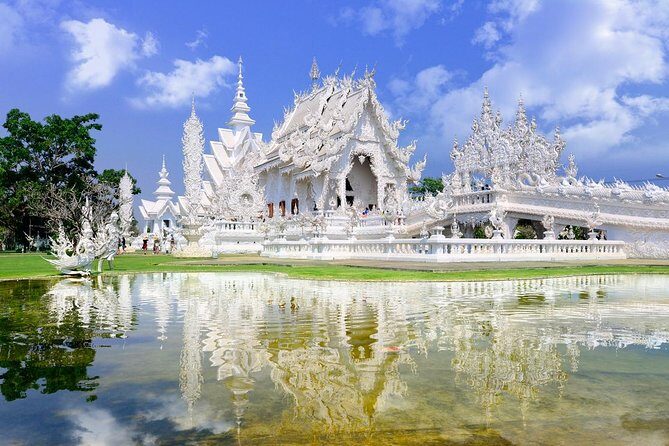 Chiang Mai-Chiang Rai:White-Black-Blue Temple-Golden Triangle-Keren-Boat Trip - Who Should Take This Tour?