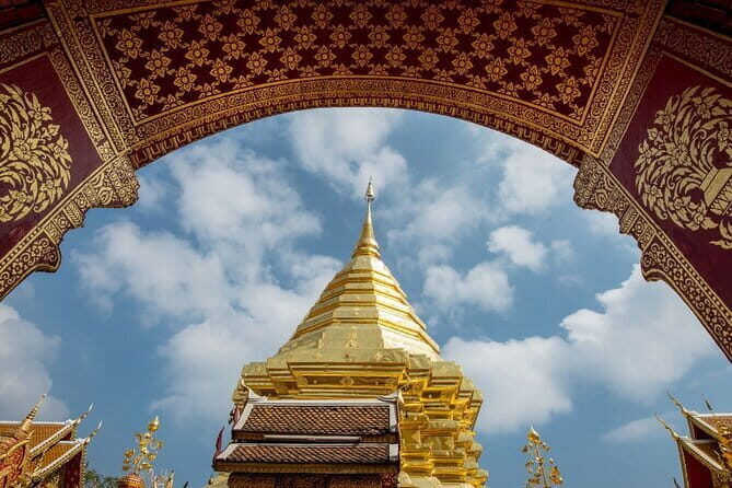 Chiang Mai Doi Suthep Temple and Wat Pha Lat Hike - The Experience: A Step-by-Step Breakdown