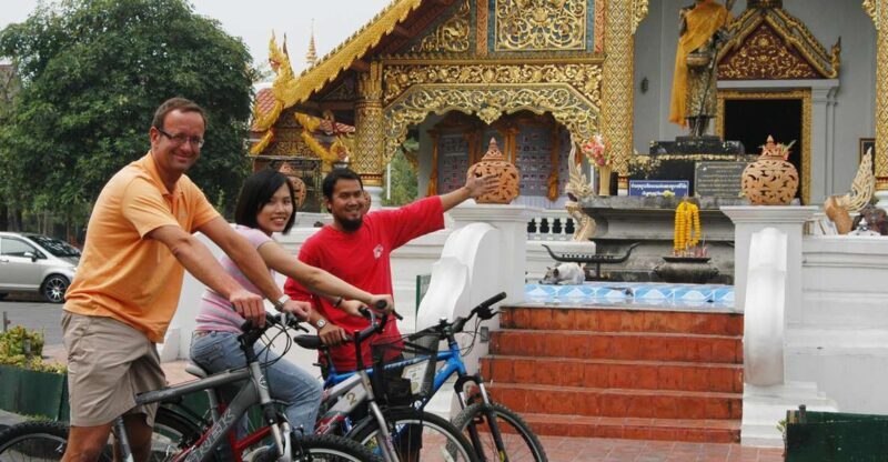 Chiang Mai: Guided Historical City Tour by Bike with Lunch - Key Points