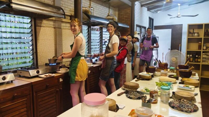 Chiang Mai: Morning Cooking Class with Market Visit - Key Points