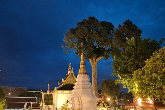 Chiang Mai Old City & Temples 3 hour Twilight Walking Tour - What’s Included and What’s Not