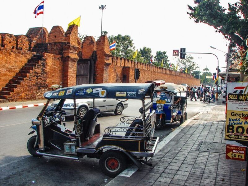 Chiang Mai: Private Tuk Tuk Tour of City Temples With Pickup - A Detailed Breakdown of the Itinerary