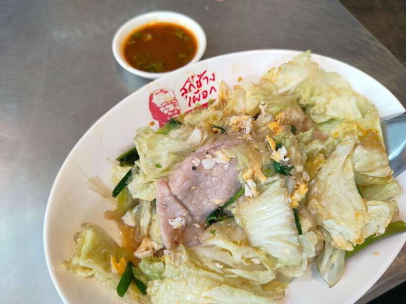 Chiang Mai: Tuk-Tuk Evening Tour with Temples & Street Foods - The Cost and Its Value