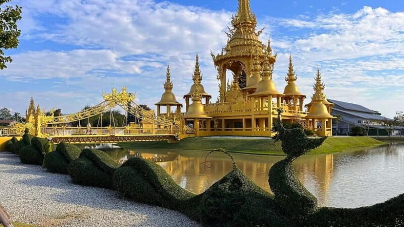 Chiang Mai : White and Blue Temples and Lalita Cafe - Key Points