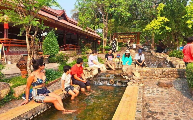 Chiang Mai: White & Blue Temples, Black House & Hill Tribes - Who Will Love This Tour?