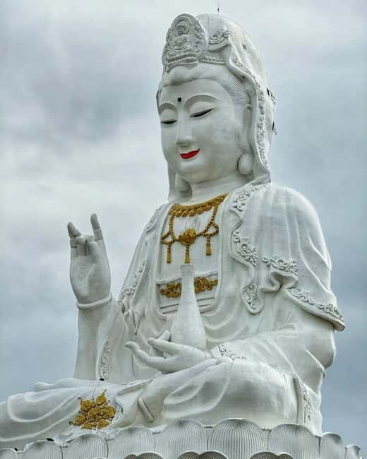 Chiang Rai 3 Temples Budget Tour with Long White Temple Stop - What Travelers Say