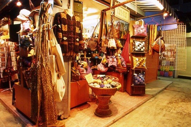 Chiang Rai City Highlights with Traditional Dinner & Show - Exploring Chiang Rai by Night: A Closer Look at the Experience