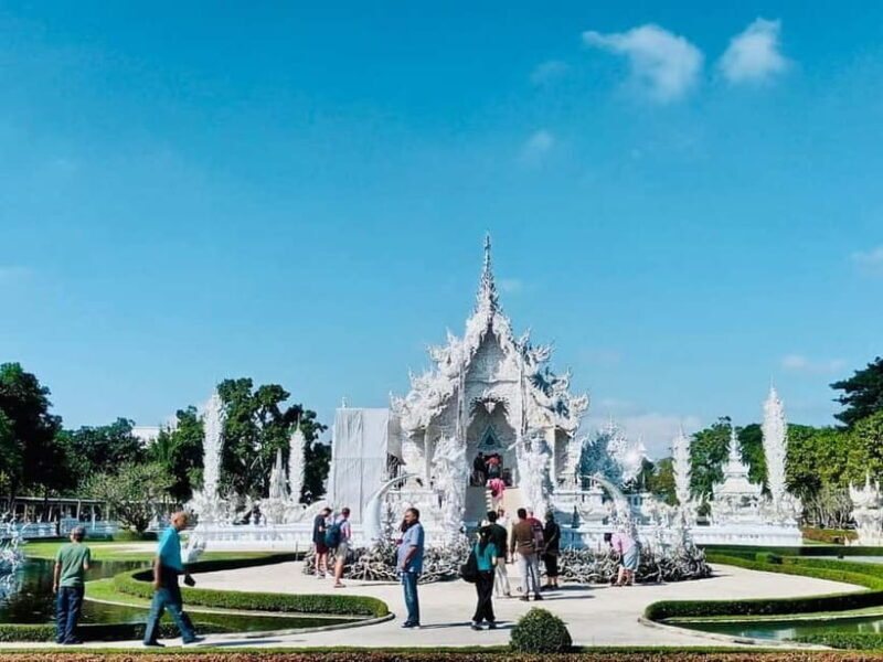 Chiang Rai: Excursion White, Blue,Red Temples & Lalitta Café - FAQs