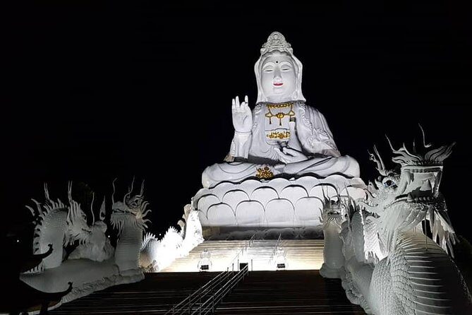 Chiang Rai food & night market walking tour with local host - Key Points