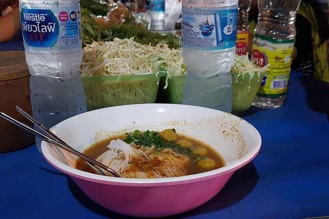 Chiang Rai Food & Night Market Walking Tour with Local Host - Key Points