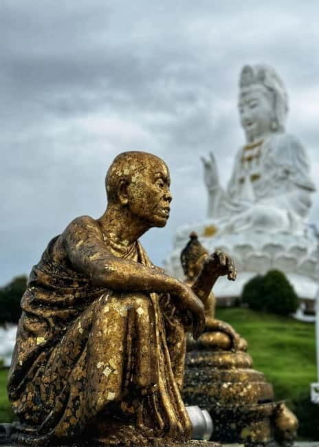 Chiang Rai IG Lalitta Cafe and White, Blue, Red Temples Tour - Frequently Asked Questions