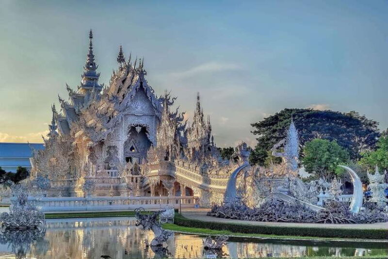 Chiang Rai: Private Half Day Tour  Temples & Lalita Cafe - Who Should Consider This Tour?
