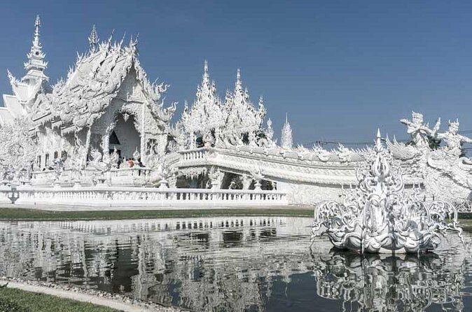 Chiang Rai White and Black and Blue Temple - The Value of This Tour