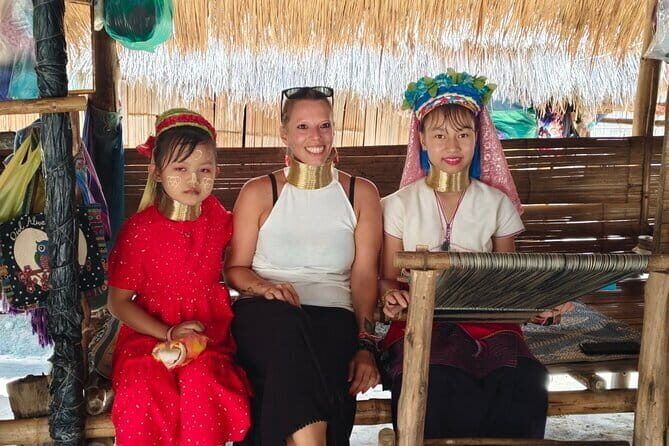 Chiang Rai:Guided Highlights Full-Day Tour-FREE LUNCH BUFFET - In-Depth Look at the Tour Experience