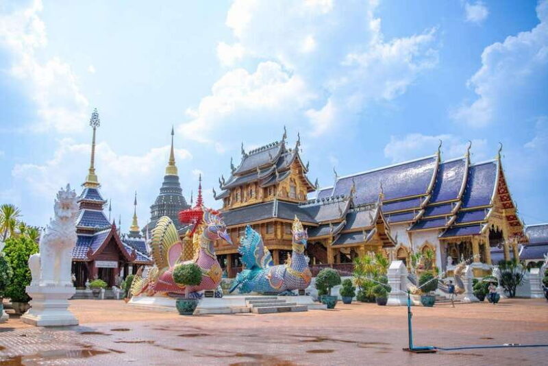 Chiangma: Wat ban den, Blue Temple & Sticky Waterfall. - Key Points