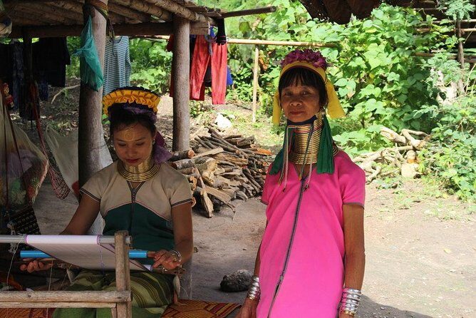 ChiangRai From ChiangMai, White & Blue temple+Black house & Lunch - Key Points