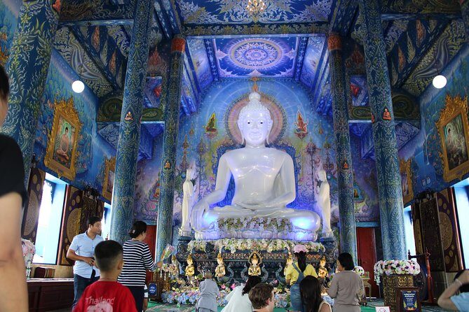 ChiangRai From ChiangMai, White & Blue temple+Black house & Lunch - Who Will Love This Tour?