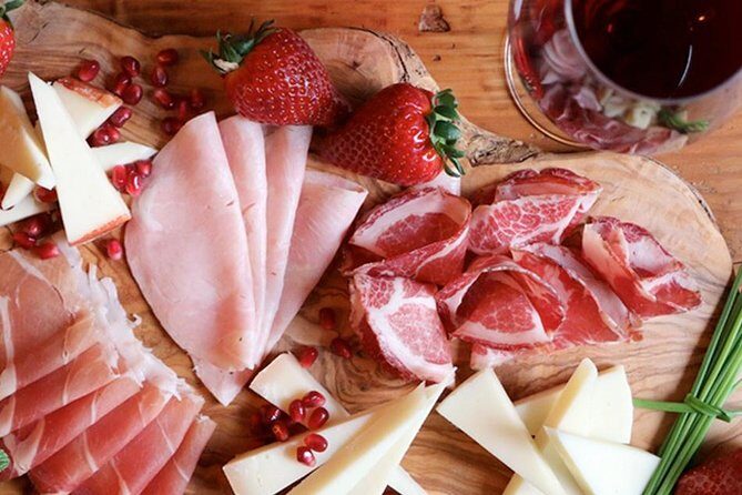 Chianti from Florence:PRIVATE Wine, Olive Oil Tasting in the Tuscan countryside - Exploring Tuscany’s Wine and Olive Oil: A Close-Up