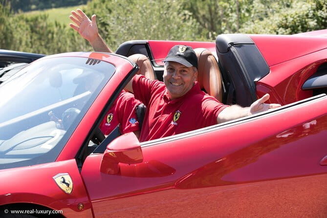 Chianti / San Gimignano / Siena-Tour in Ferrari - A Closer Look at the Tuscany Ferrari Experience