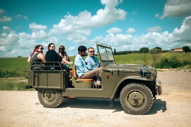 Chianti: Tuscan Vineyard Old Jeep Tour, Wine Tasting & Lunch - Exploring the Vineyard in a Vintage Jeep