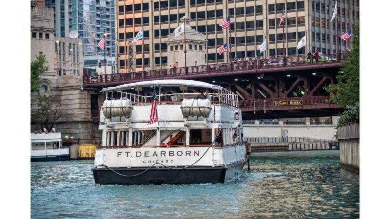 Chicago: Architecture Boat Tour with Drinks - Who Should Consider This Tour?